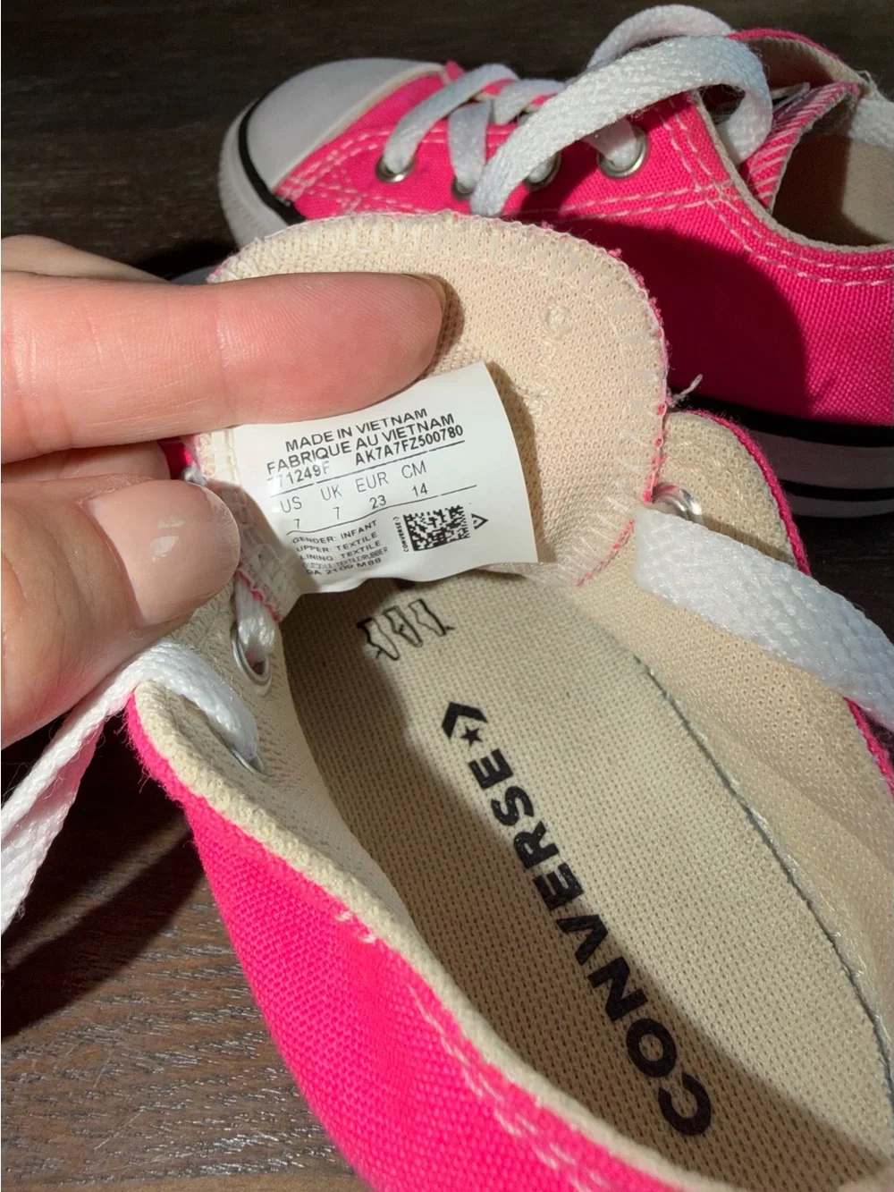 Hot Pink Converse All Star Chuck Taylor Low Top Sneakers size 7